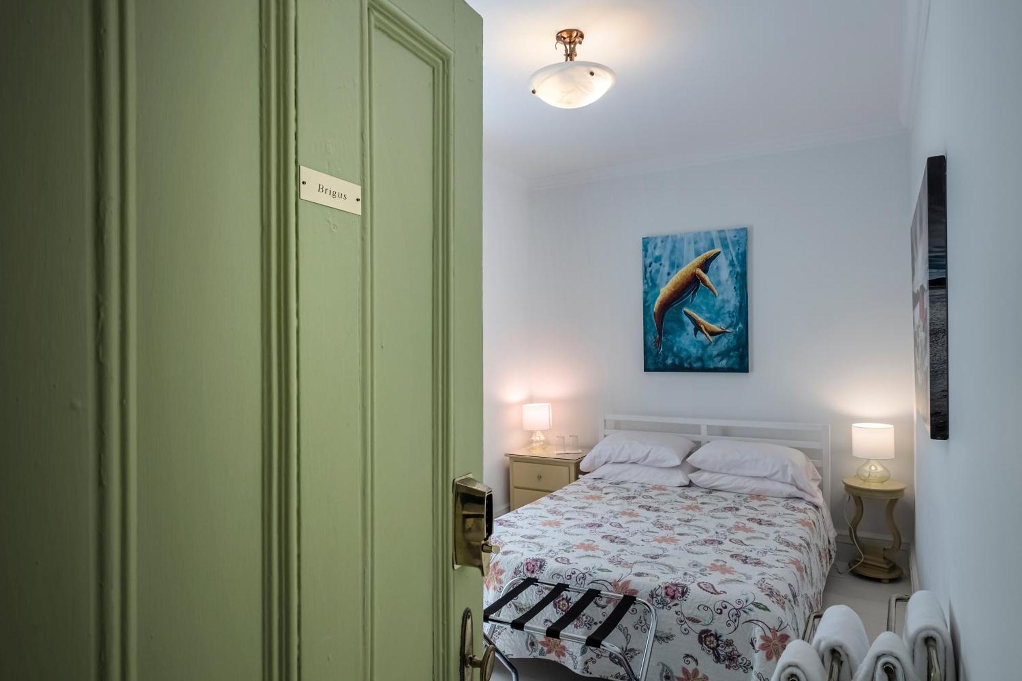 The Elizabeth Manor Guesthouse Сент Джонс Екстериор снимка
