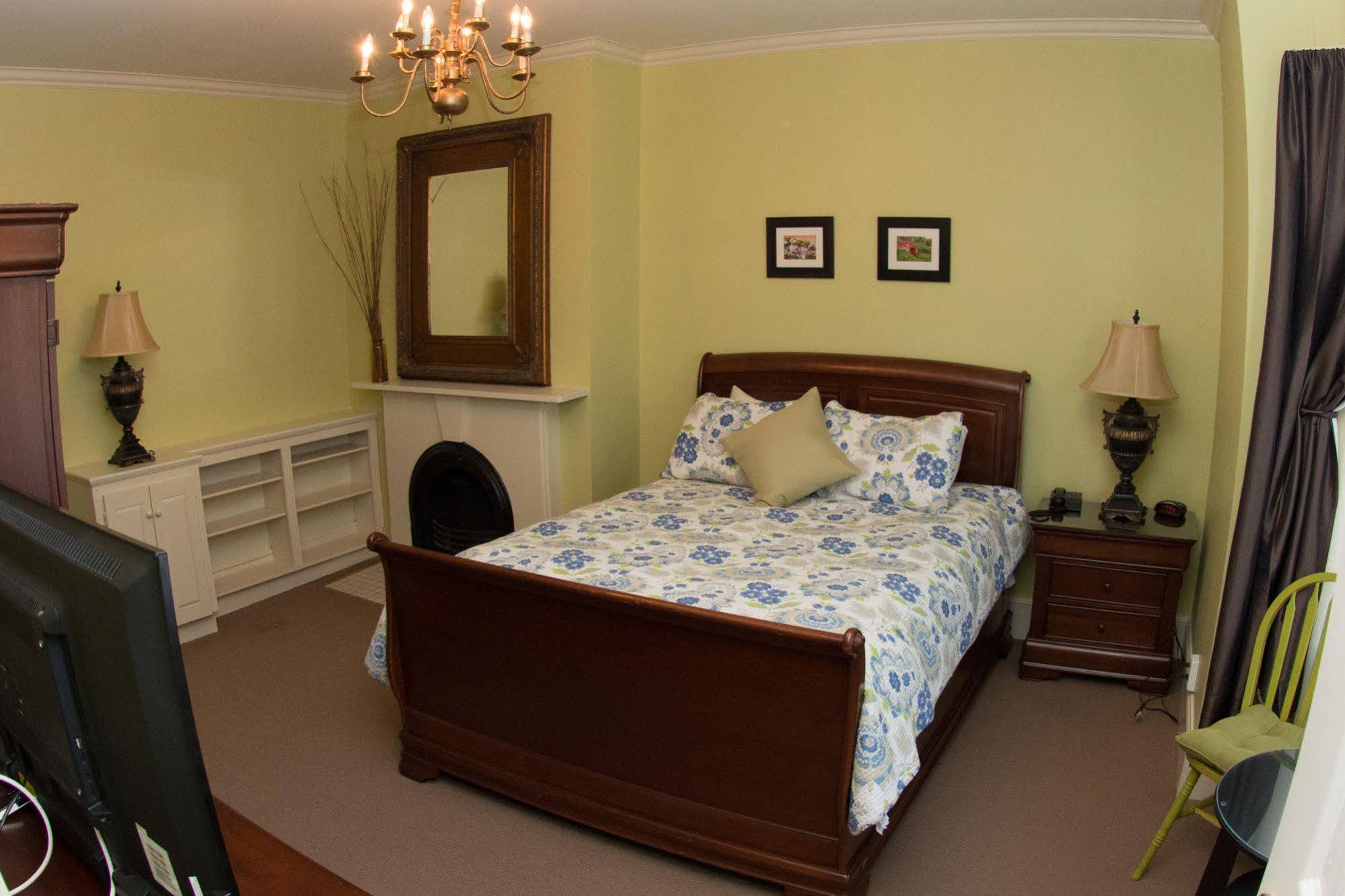 The Elizabeth Manor Guesthouse Сент Джонс Екстериор снимка